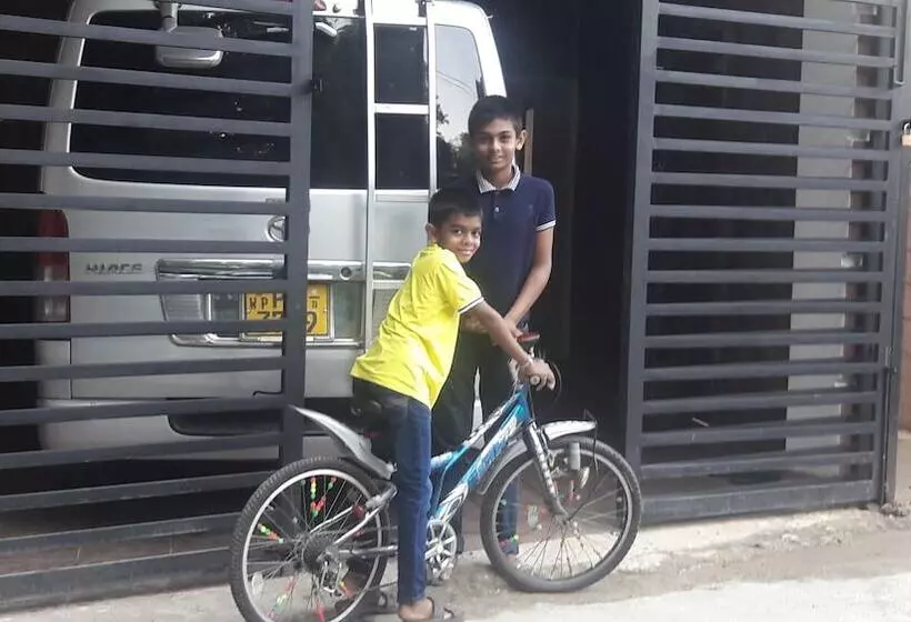 민박 Rivorich Residence Kandy