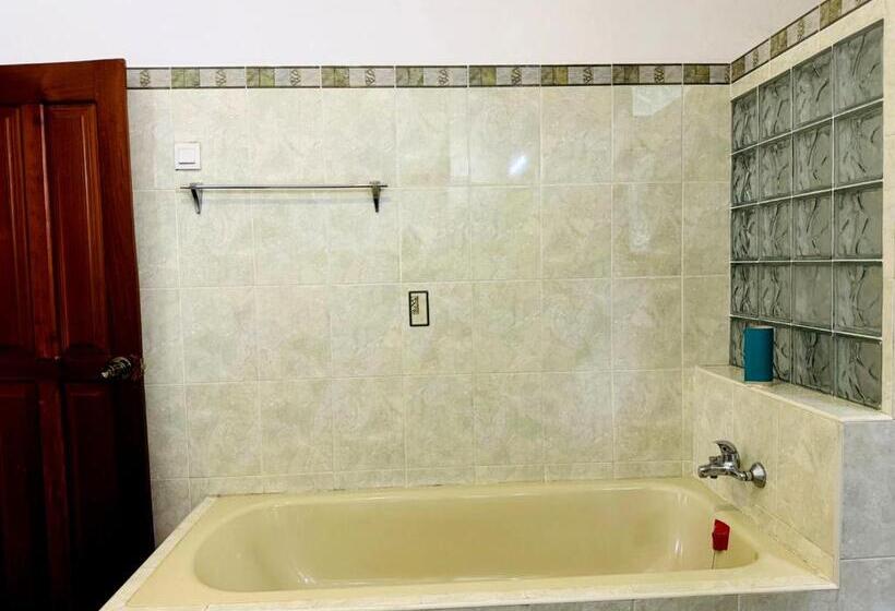 مبيت وإفطار Rivorich Residence Kandy