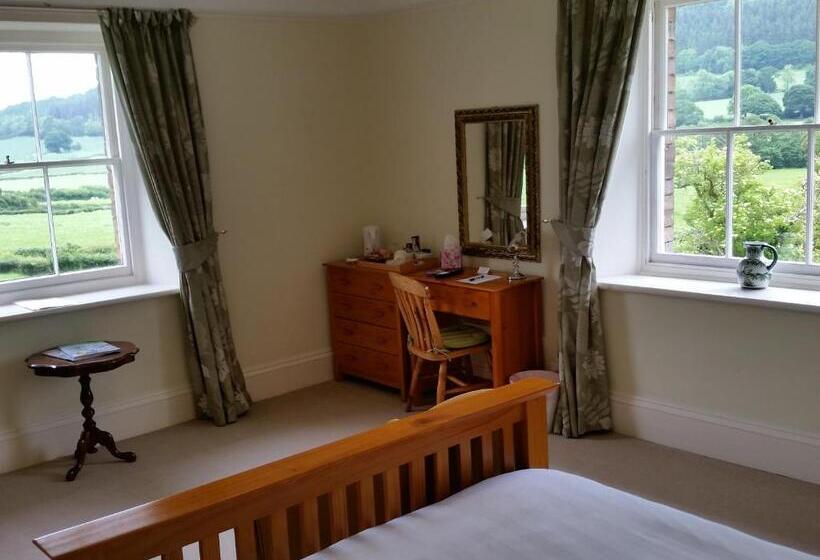 مبيت وإفطار Upper Letton Farmhouse