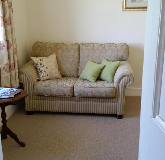 مبيت وإفطار Upper Letton Farmhouse