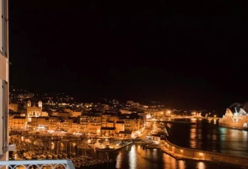 هتل Des Gouverneurs