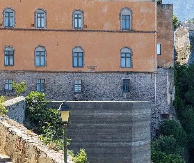 هتل Des Gouverneurs