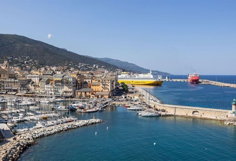 هتل Des Gouverneurs