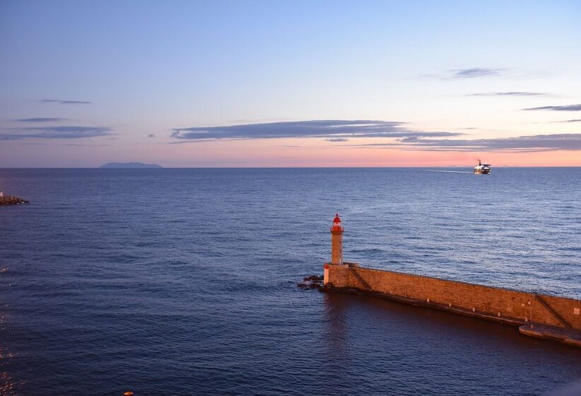 هتل Des Gouverneurs