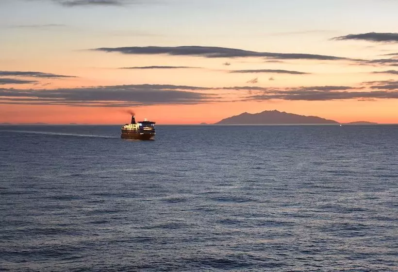 هتل Des Gouverneurs