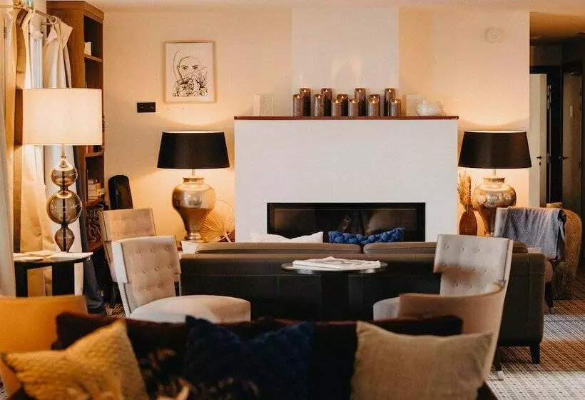 هتل Des Gouverneurs