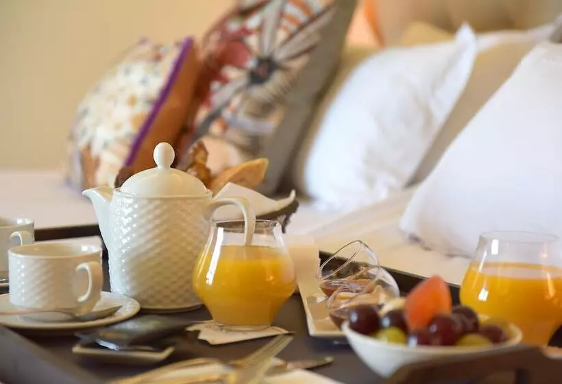 هتل Des Gouverneurs