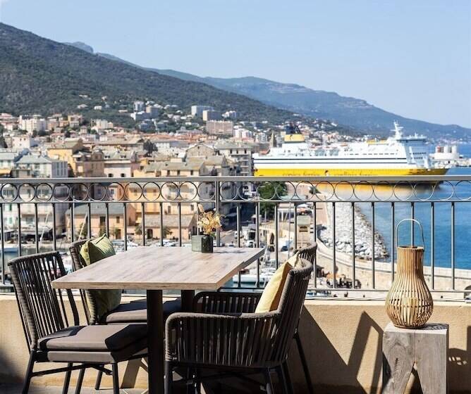 هتل Des Gouverneurs