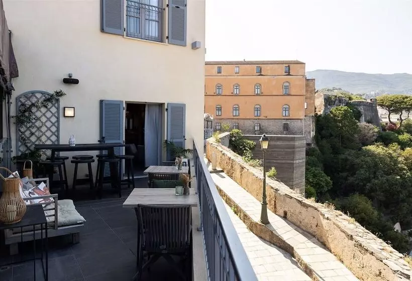 هتل Des Gouverneurs