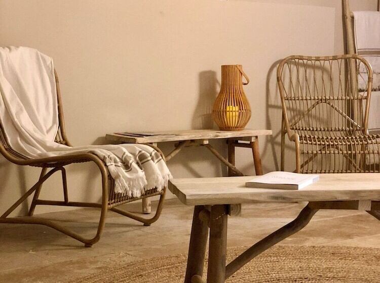 هتل Des Gouverneurs