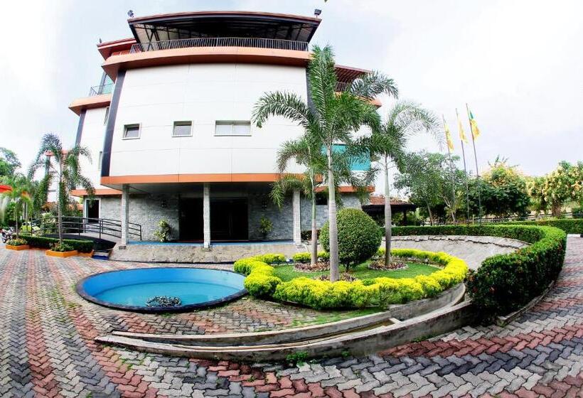 酒店 Opulent River Face