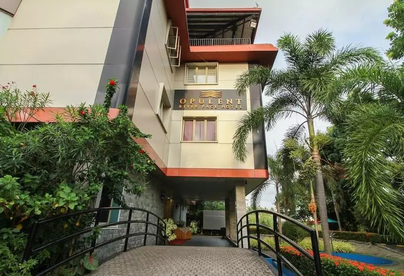 Hotelli Opulent River Face