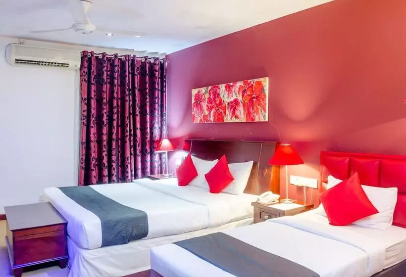 Hotelli Opulent River Face