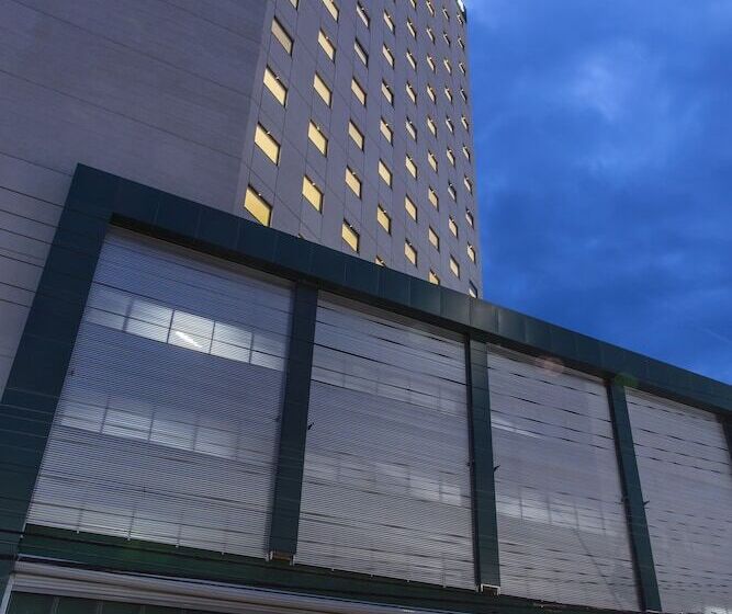 هتل Sleep Inn Praia Do Canto