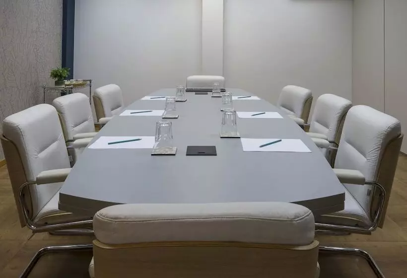 Отель Sleep Inn Praia Do Canto