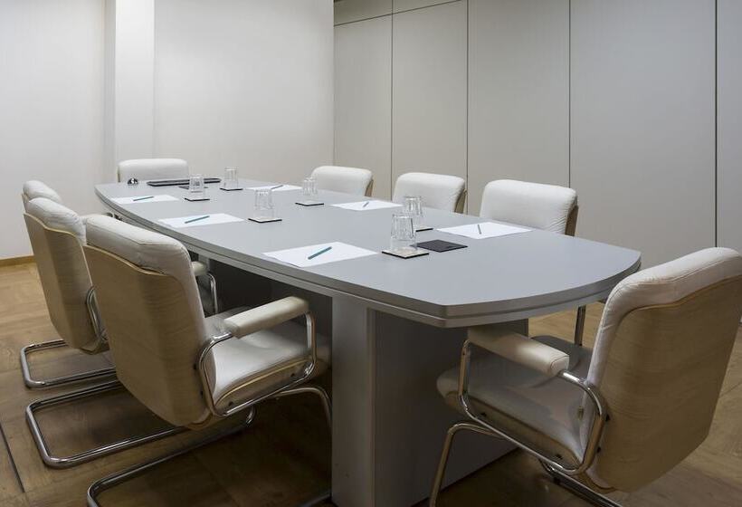 هتل Sleep Inn Praia Do Canto