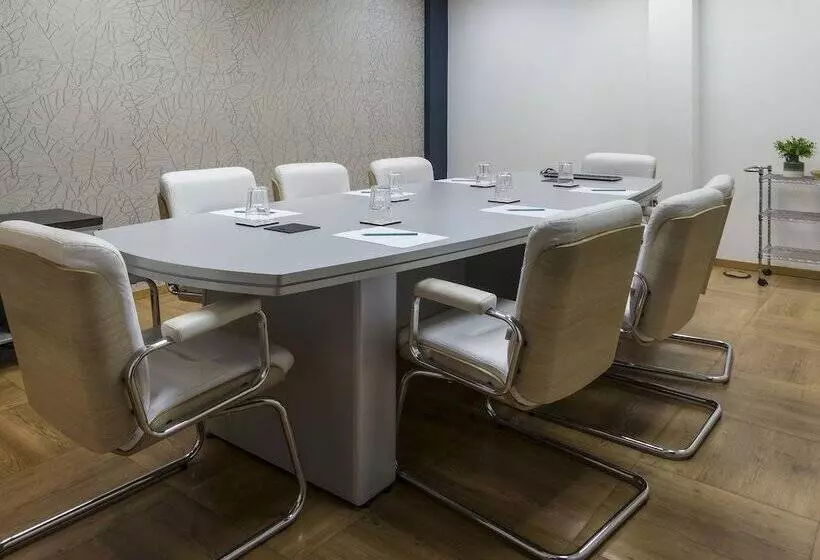 Отель Sleep Inn Praia Do Canto