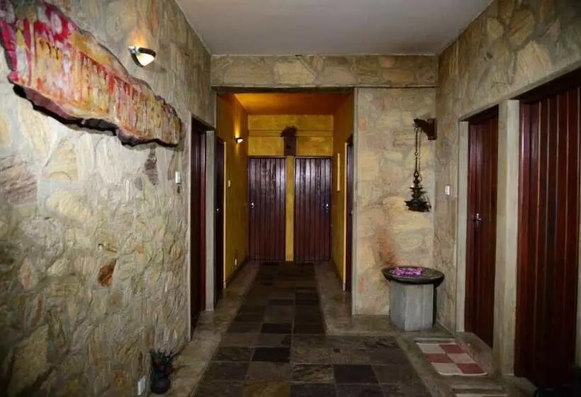 هتل The Royal Mall Kandy