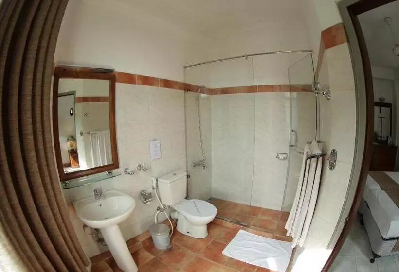 هتل The Royal Mall Kandy