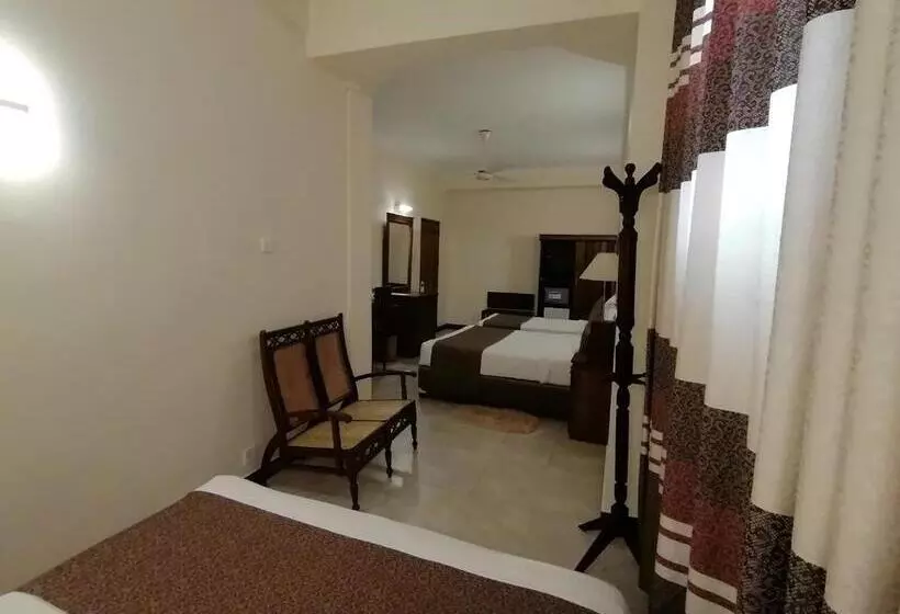 هتل The Royal Mall Kandy
