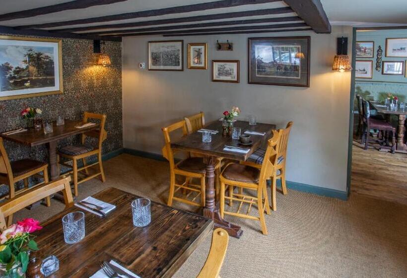 בית מלון כפרי The White Lion, Soberton