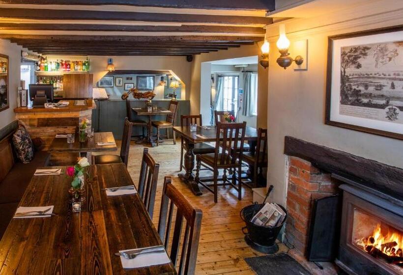 בית מלון כפרי The White Lion, Soberton