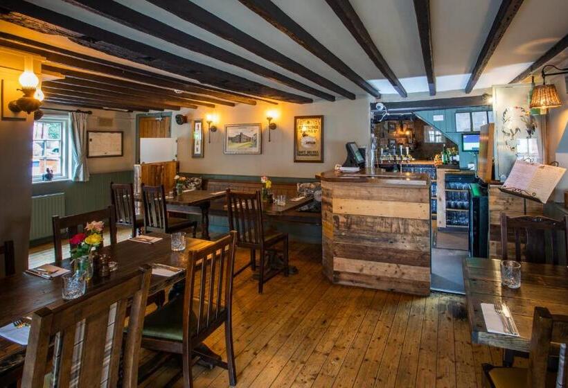 בית מלון כפרי The White Lion, Soberton