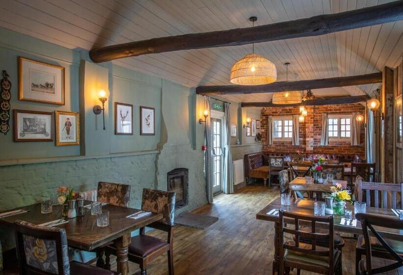 בית מלון כפרי The White Lion, Soberton