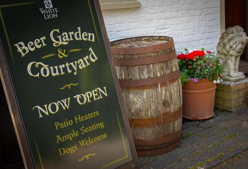 בית מלון כפרי The White Lion, Soberton