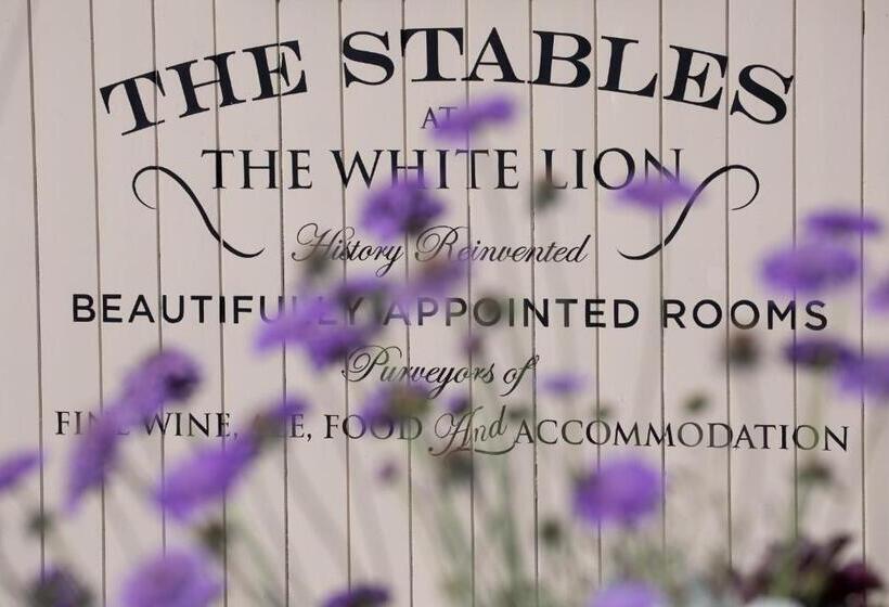 בית מלון כפרי The White Lion, Soberton