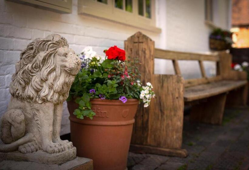 בית מלון כפרי The White Lion, Soberton