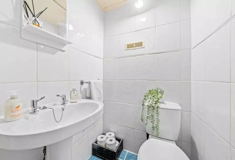 One Bedroom Apartment By Klass Living Serviced Accommodation Bellshill   Elmbank Street Apartment Wi