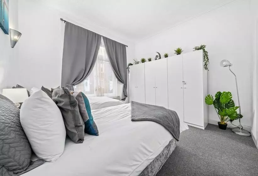 One Bedroom Apartment By Klass Living Serviced Accommodation Bellshill   Elmbank Street Apartment Wi