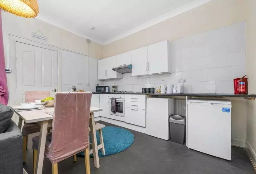 One Bedroom Apartment By Klass Living Serviced Accommodation Bellshill   Elmbank Street Apartment Wi