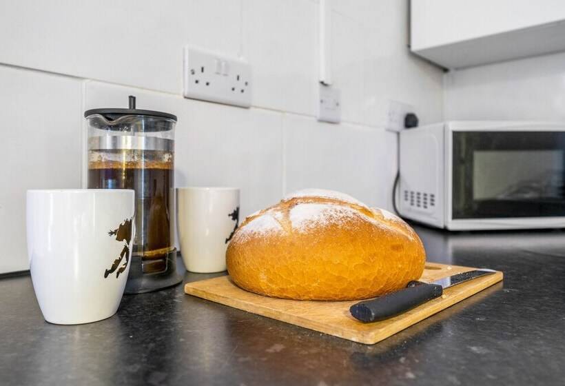 One Bedroom Apartment By Klass Living Serviced Accommodation Bellshill   Elmbank Street Apartment Wi