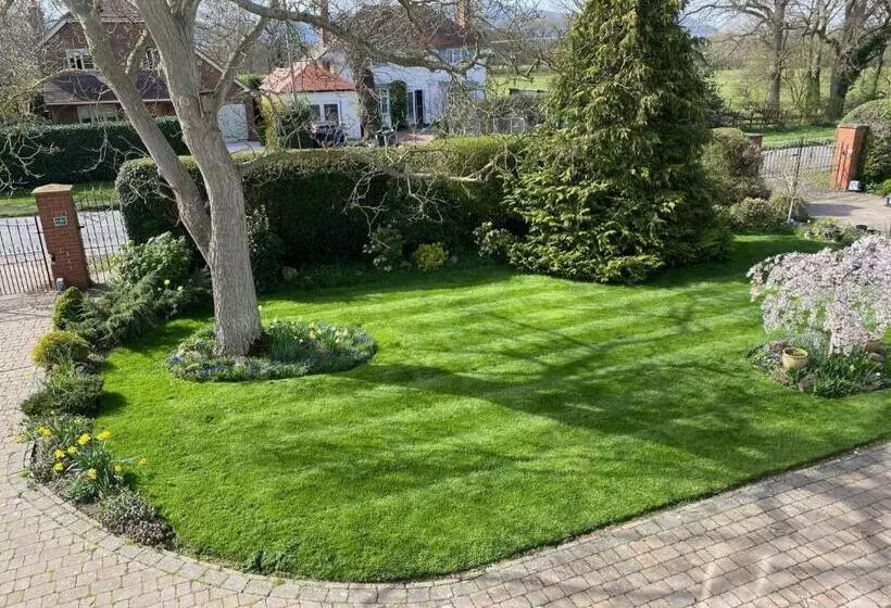 Orchard Side Bed And Breakfast