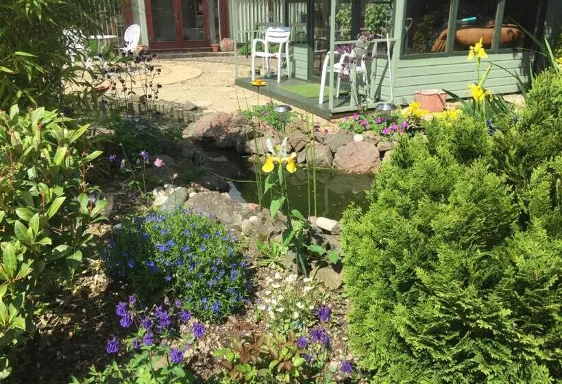 Orchard Side Bed And Breakfast