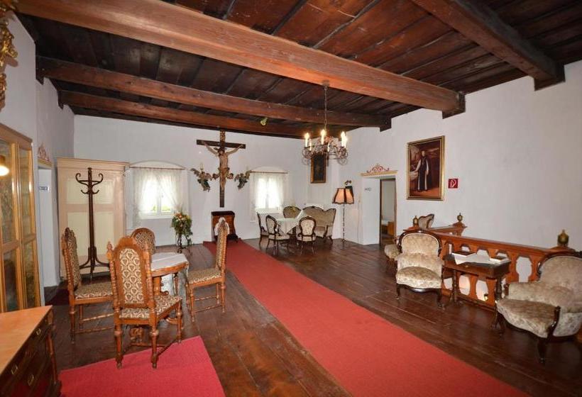 بنسيون Gästehaus Im Pfarrhof