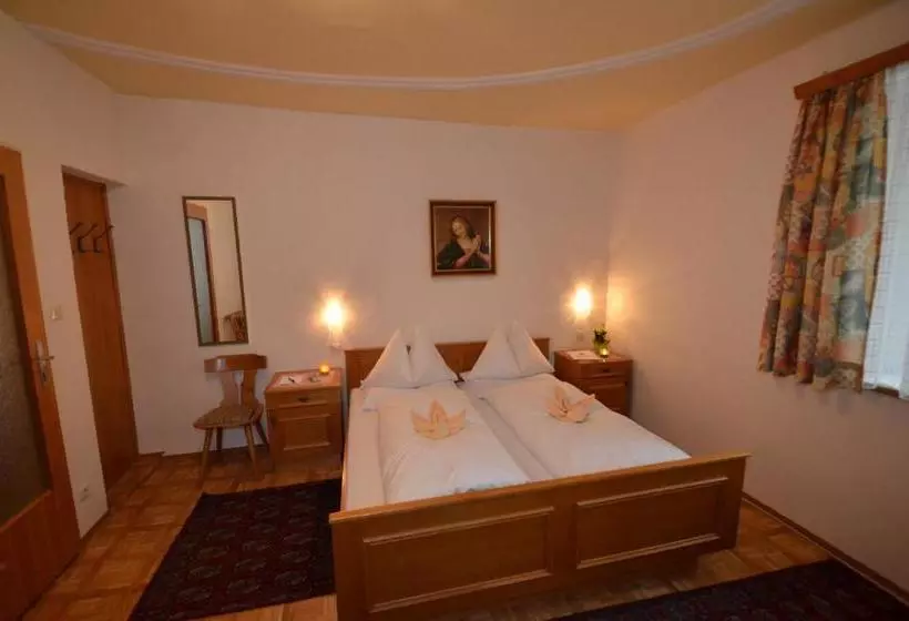 פנסיון Gästehaus Im Pfarrhof