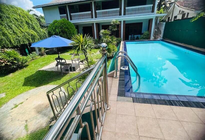 Pension (Hôtel basse catégorie) Little Paradise