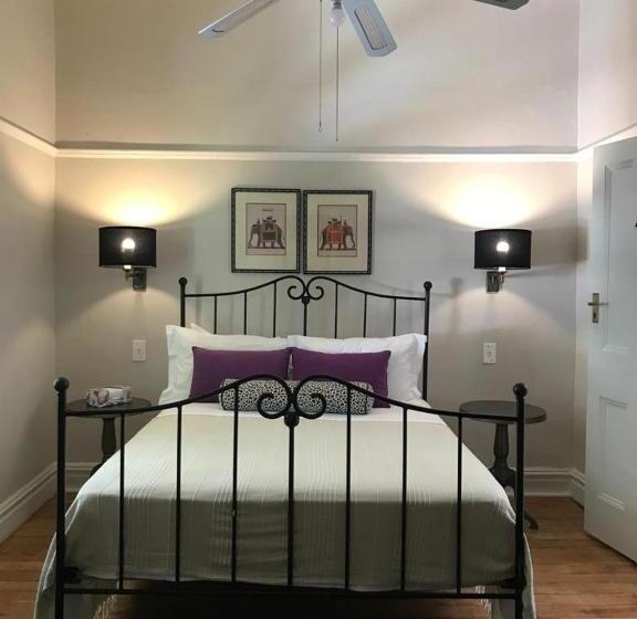 פנסיון The Cape Colonial Guest House