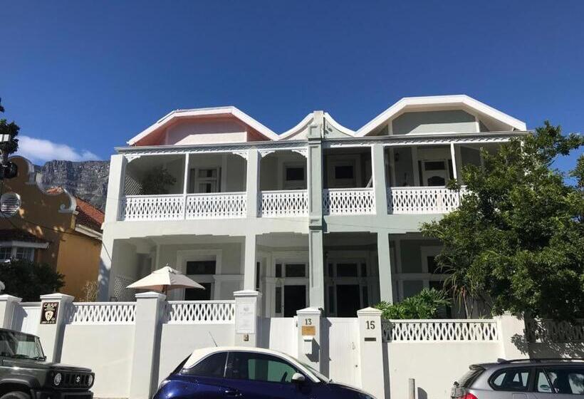 פנסיון The Cape Colonial Guest House