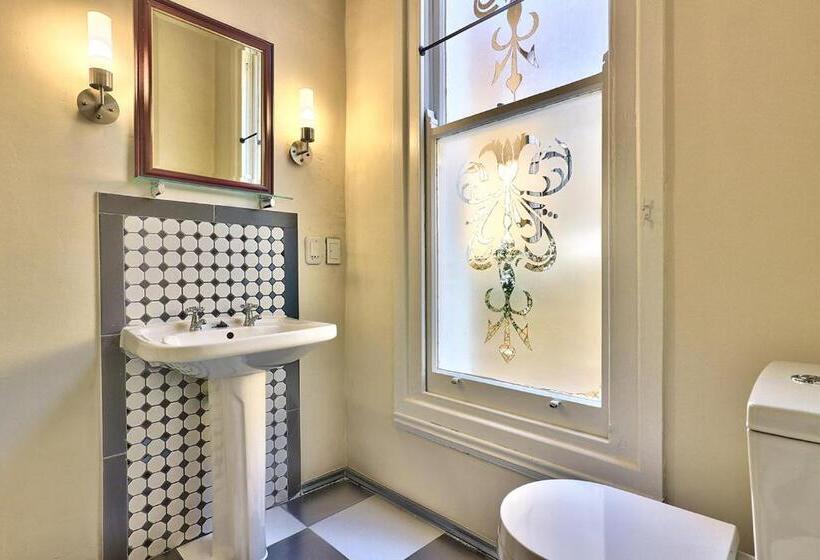 פנסיון The Cape Colonial Guest House