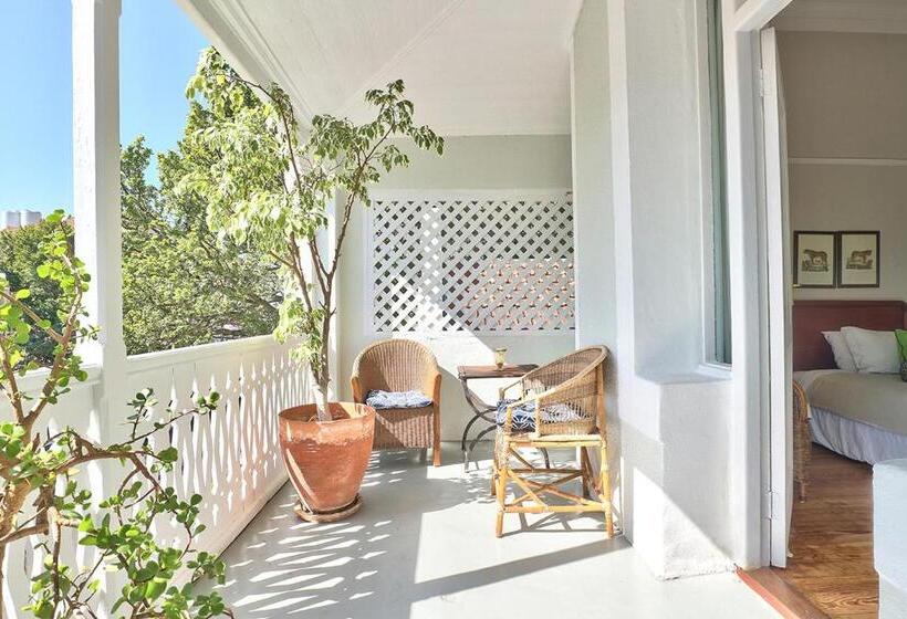 פנסיון The Cape Colonial Guest House