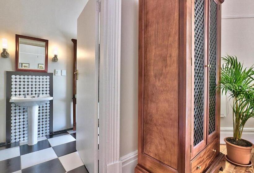 פנסיון The Cape Colonial Guest House