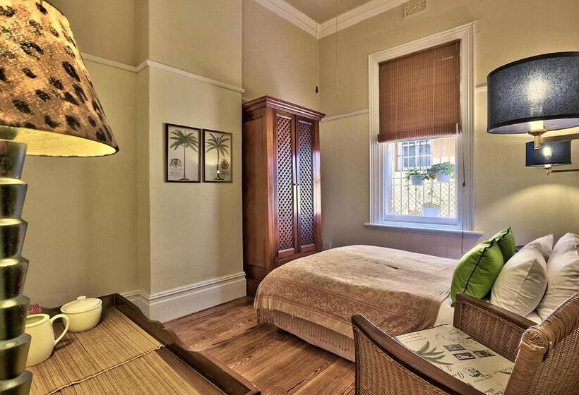 פנסיון The Cape Colonial Guest House