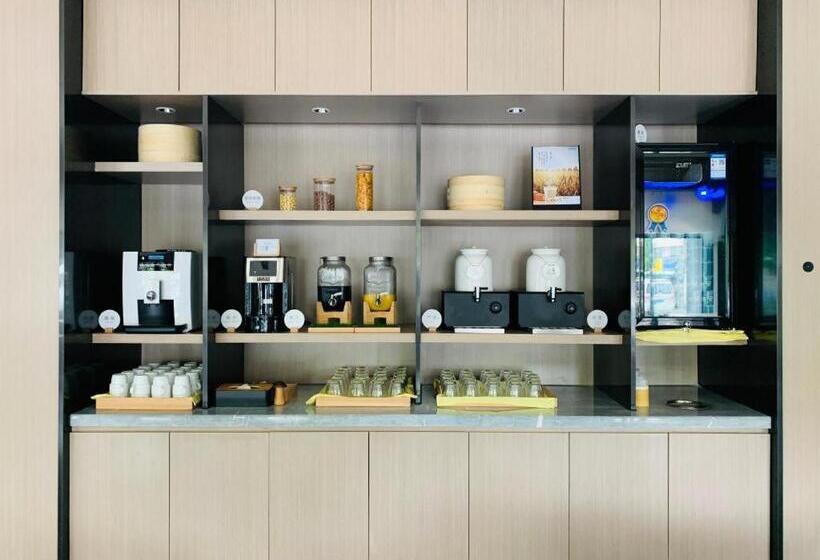 Ji Hotel Shanghai Meilong Wanhui International Plaza