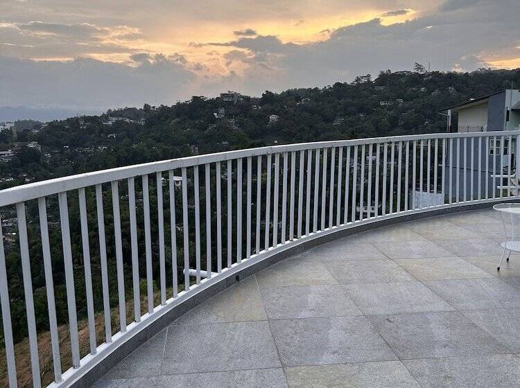 Nocleg ze śniadaniem The Summit