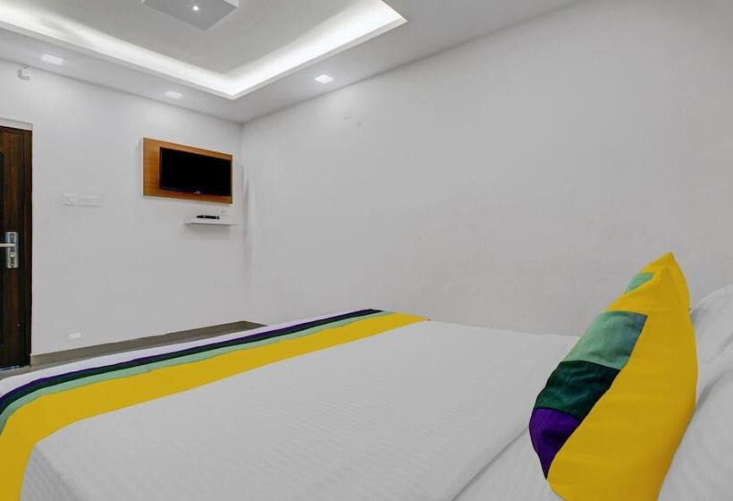 Hotel Itsy By Treebo   Fathima Palace