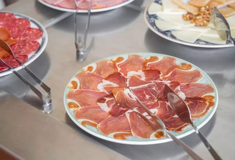 Hotelli Puerta De Javalambre